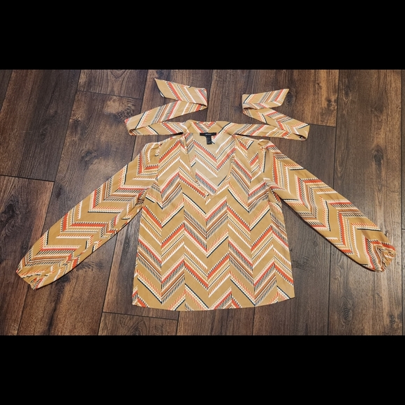 Retro Pussybow Blouse - Picture 10 of 16